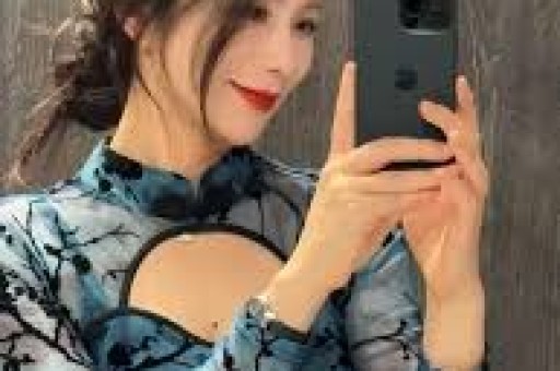 陪睡陪玩已过时！又一女星自曝潜规则当众被强吻、伸手进裤子
