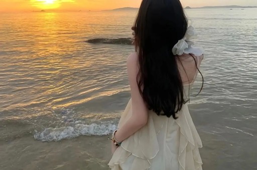 玩过14位男星!人前玉女人后47岁至今未婚无人敢娶 玩过14位男星!人前玉女人后47岁至今未婚无人敢娶