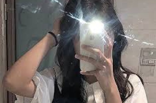 德云社孙越近期陷入耍大牌争议事发停车场路人偶遇上前问好索要签名虽口头应声却未停下脚步径直上车离开这段视频流出后引发网友 德云社孙越近期陷入耍大牌争议事发停车场路人偶遇上前问好索要签名虽口头应声却未停下脚步径直上车离开这段视频流出后引发网友