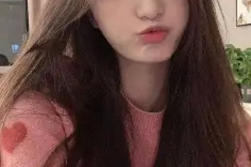 易易紫曝明星翻红后会耍大牌:红了之后就会耍大牌身边有很多 易易紫曝明星翻红后会耍大牌:红了之后就会耍大牌身边有很多